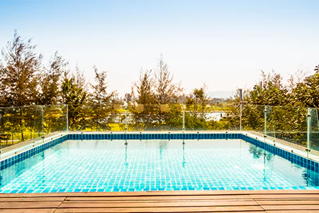 Cost of Glass Pool Fence Repair in Northeast Calgary